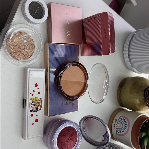 Makeup bundle - Picture 3 of 3